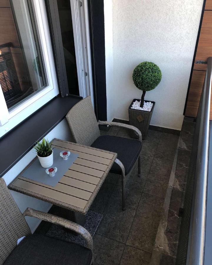 Lux Apartman 33 كراغوييفاك المظهر الخارجي الصورة